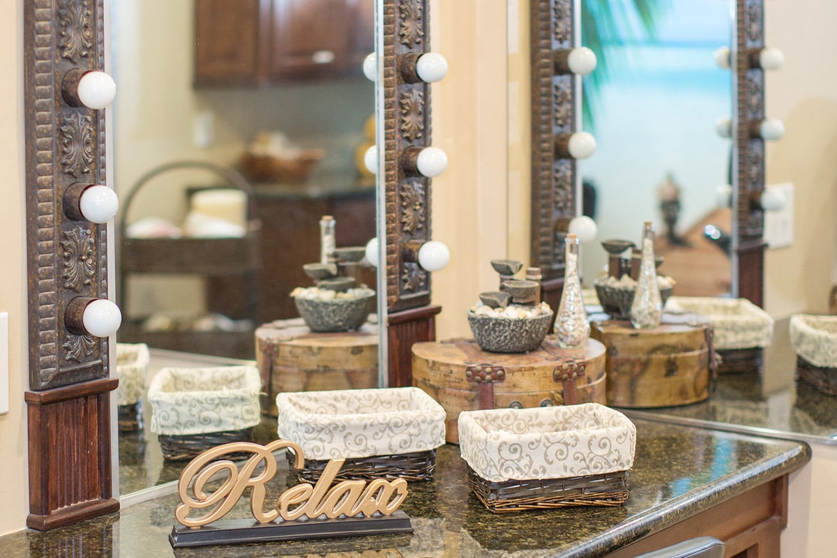 Relax sign and decorative baskets on beauty shop counter
